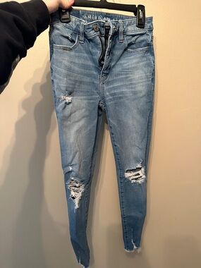 American Eagle Outfitters Light Wash Distressed Skinny Jeans